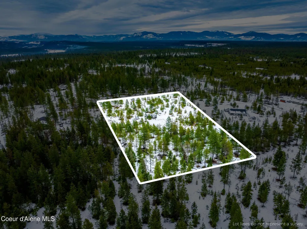 78 Wyatt Lane Spirit Lake ID 83869