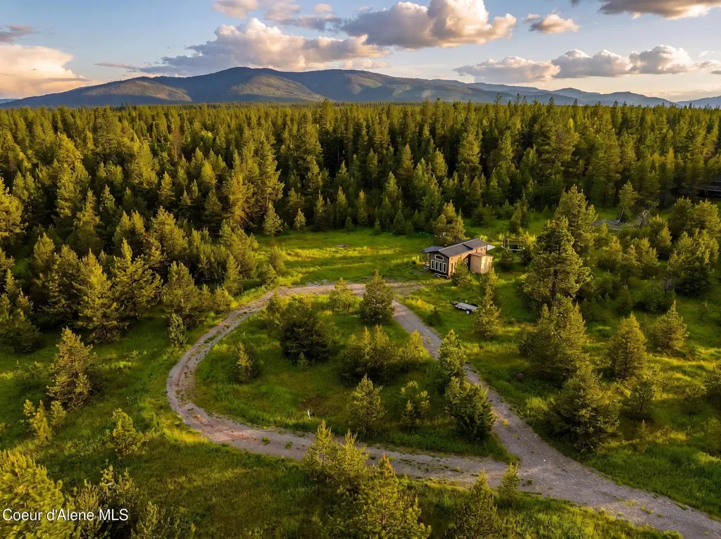 78 Wyatt Lane Spirit Lake ID 83869