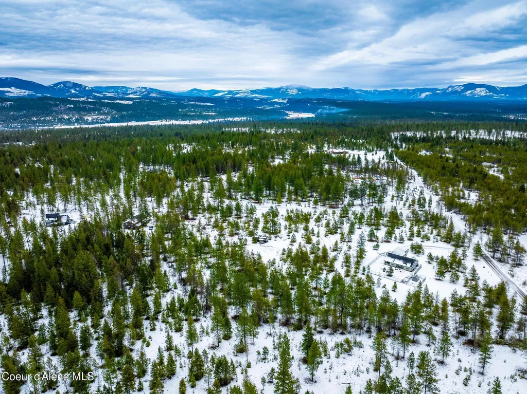 78 Wyatt Lane Spirit Lake ID 83869