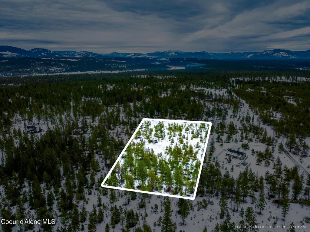 78 Wyatt Lane Spirit Lake ID 83869