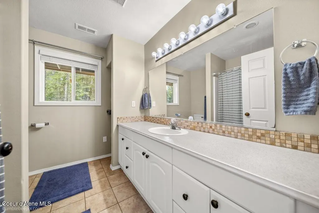 15951 N Pinewood Way Hayden ID 83835