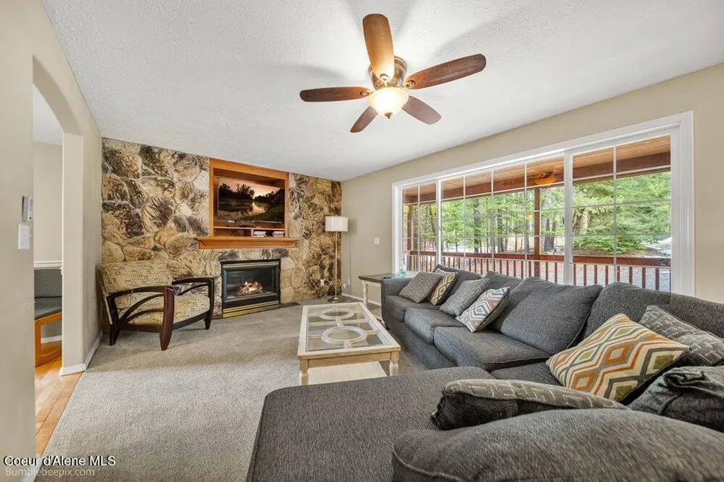 15951 N Pinewood Way Hayden ID 83835
