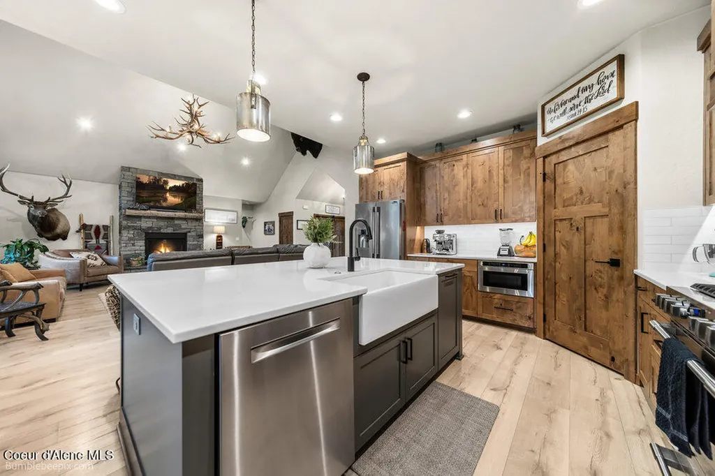 29131 N Hindman Street Athol ID 83801