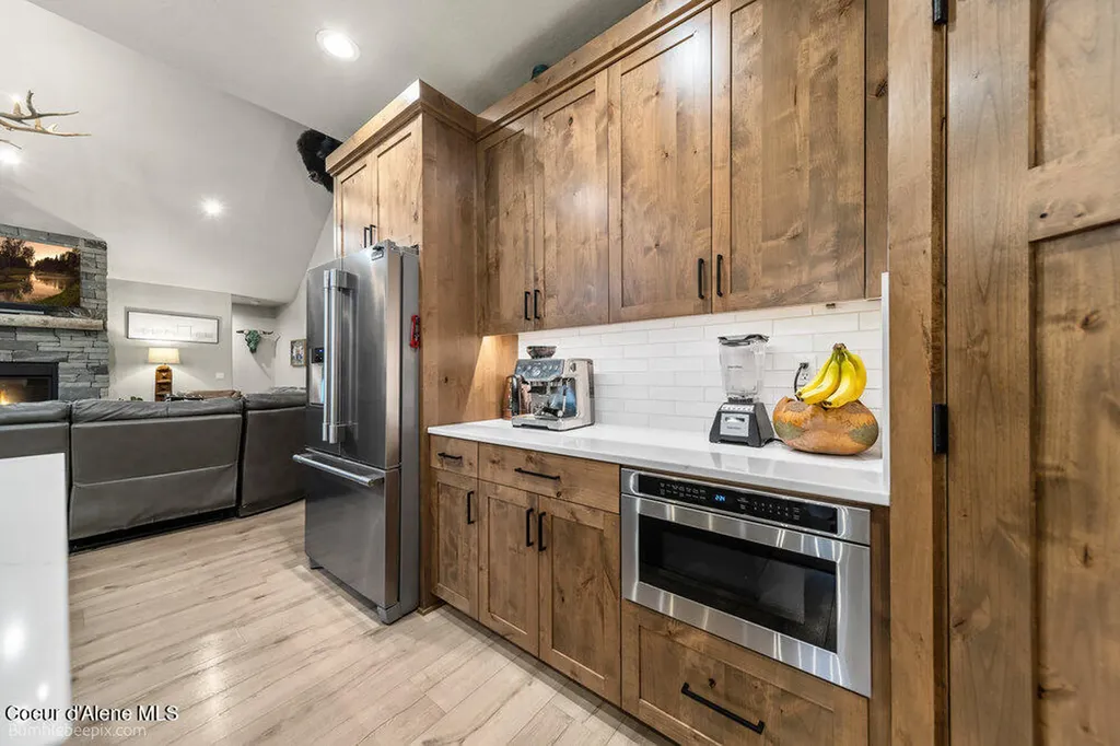 29131 N Hindman Street Athol ID 83801