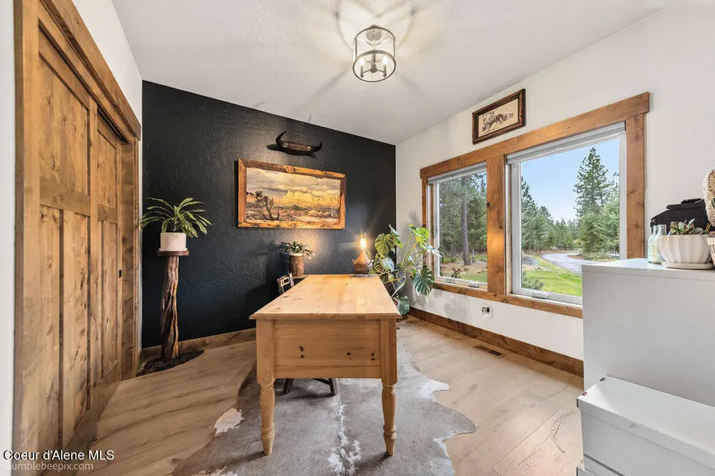 29131 N Hindman Street Athol ID 83801
