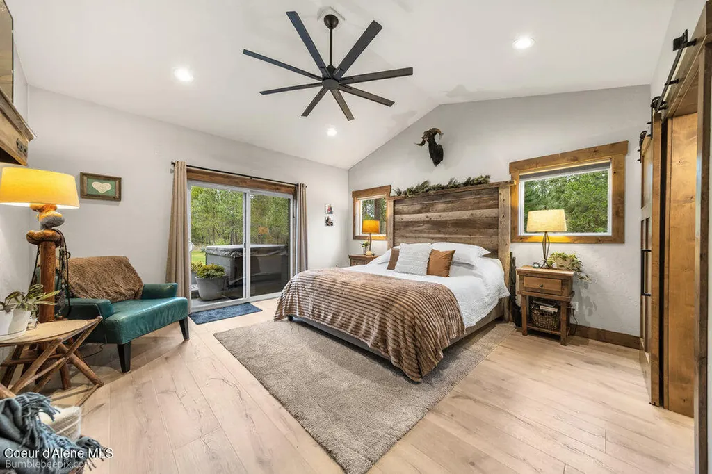 29131 N Hindman Street Athol ID 83801
