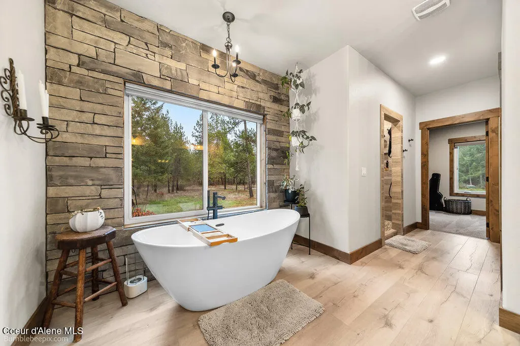 29131 N Hindman Street Athol ID 83801