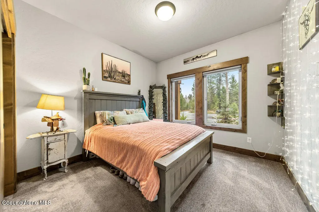 29131 N Hindman Street Athol ID 83801