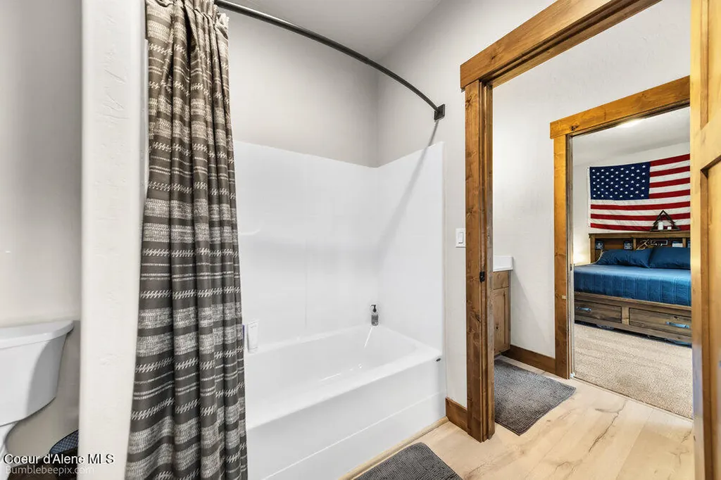 29131 N Hindman Street Athol ID 83801
