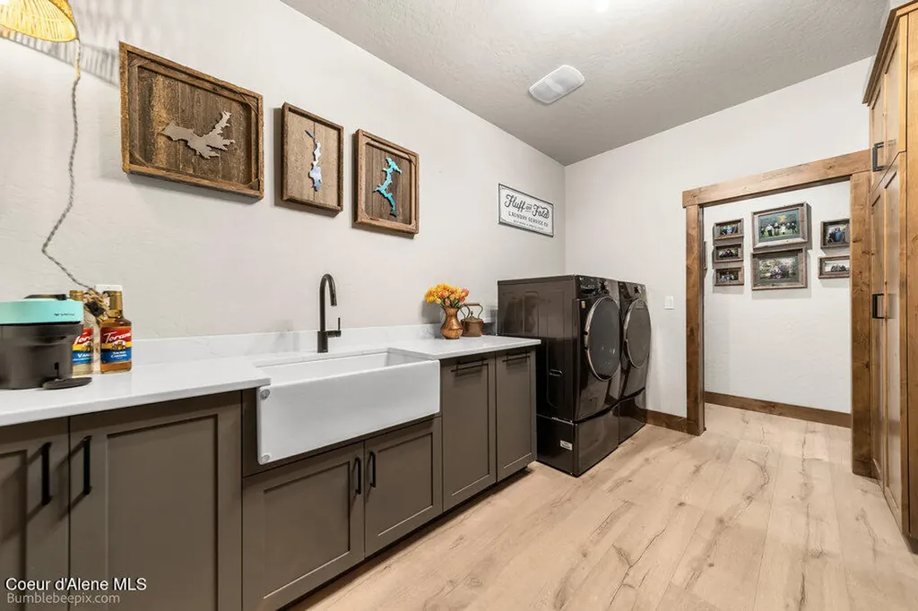 29131 N Hindman Street Athol ID 83801