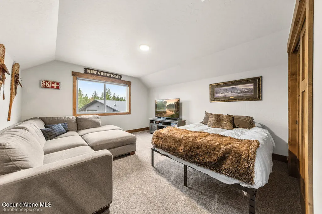 29131 N Hindman Street Athol ID 83801