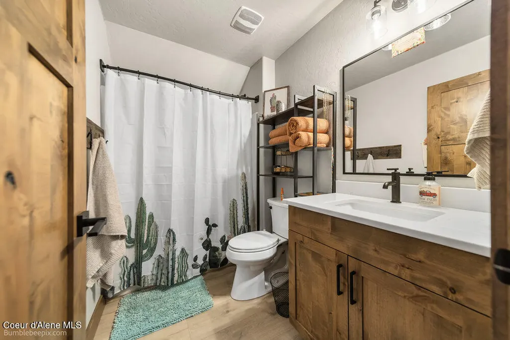 29131 N Hindman Street Athol ID 83801