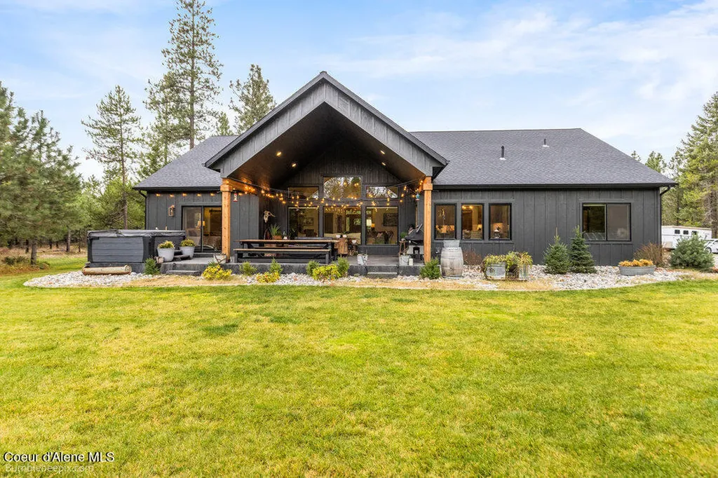 29131 N Hindman Street Athol ID 83801