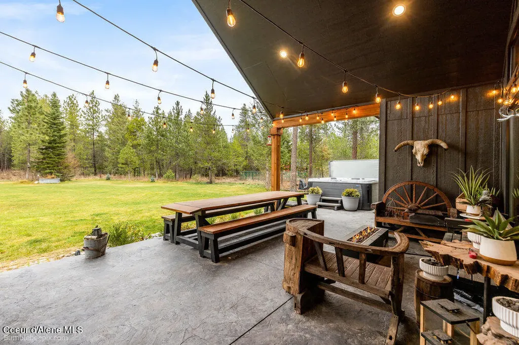 29131 N Hindman Street Athol ID 83801
