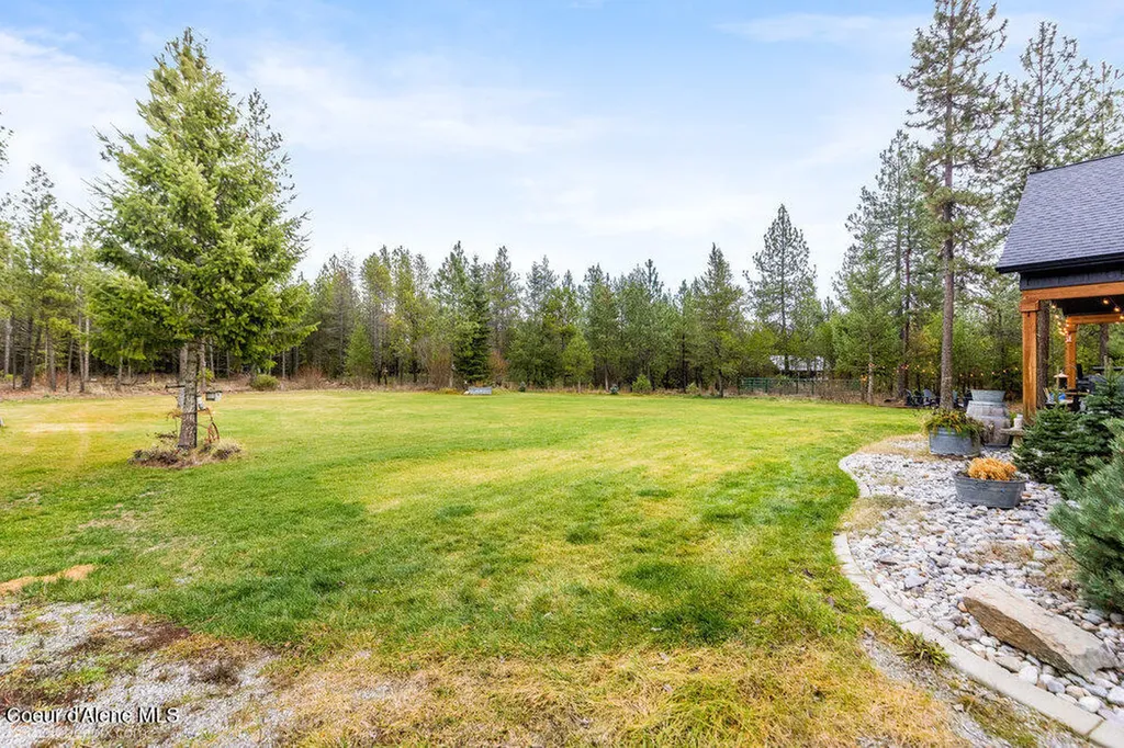 29131 N Hindman Street Athol ID 83801