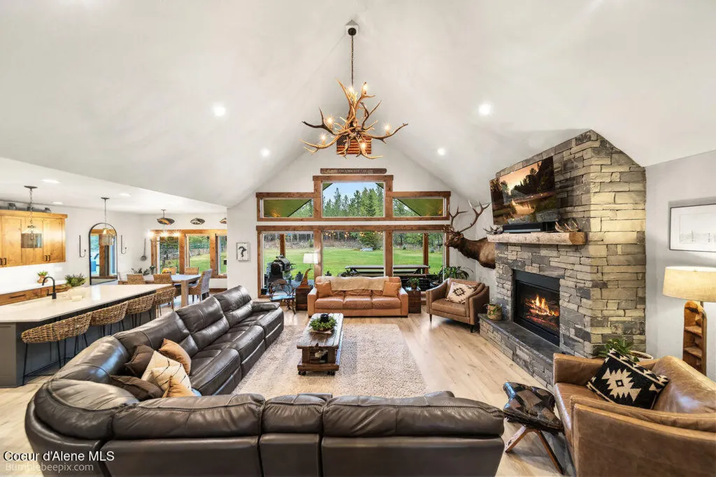 29131 N Hindman Street Athol ID 83801