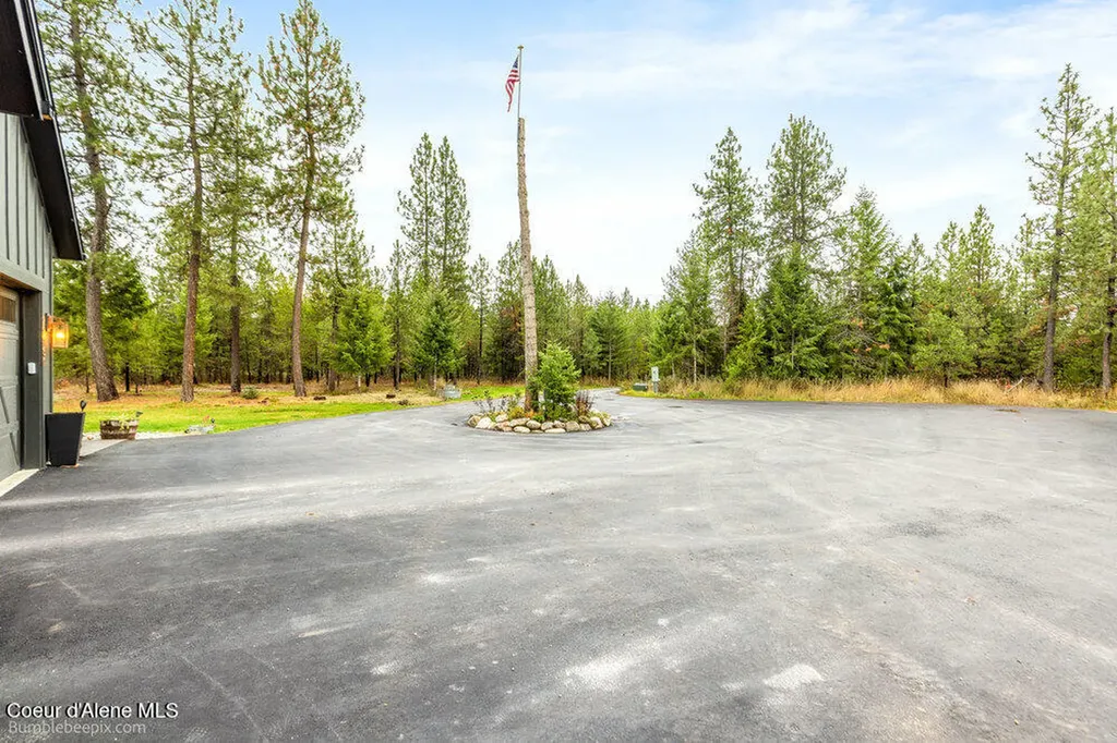 29131 N Hindman Street Athol ID 83801
