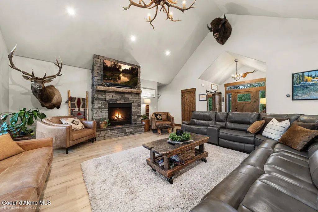 29131 N Hindman Street Athol ID 83801