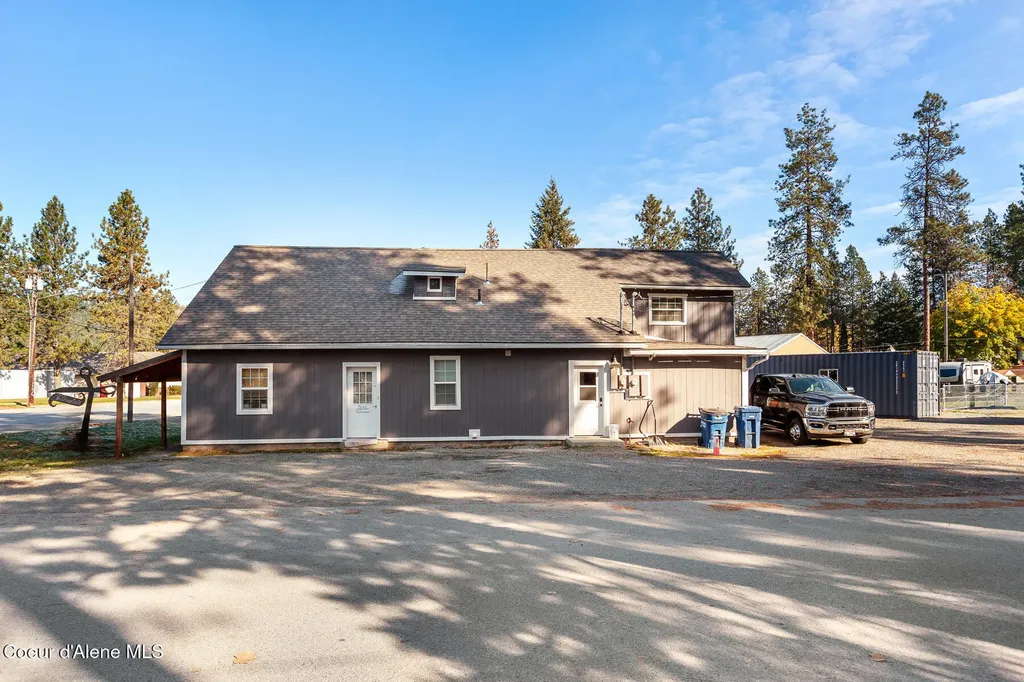 207 S Division Street Pinehurst ID 83850