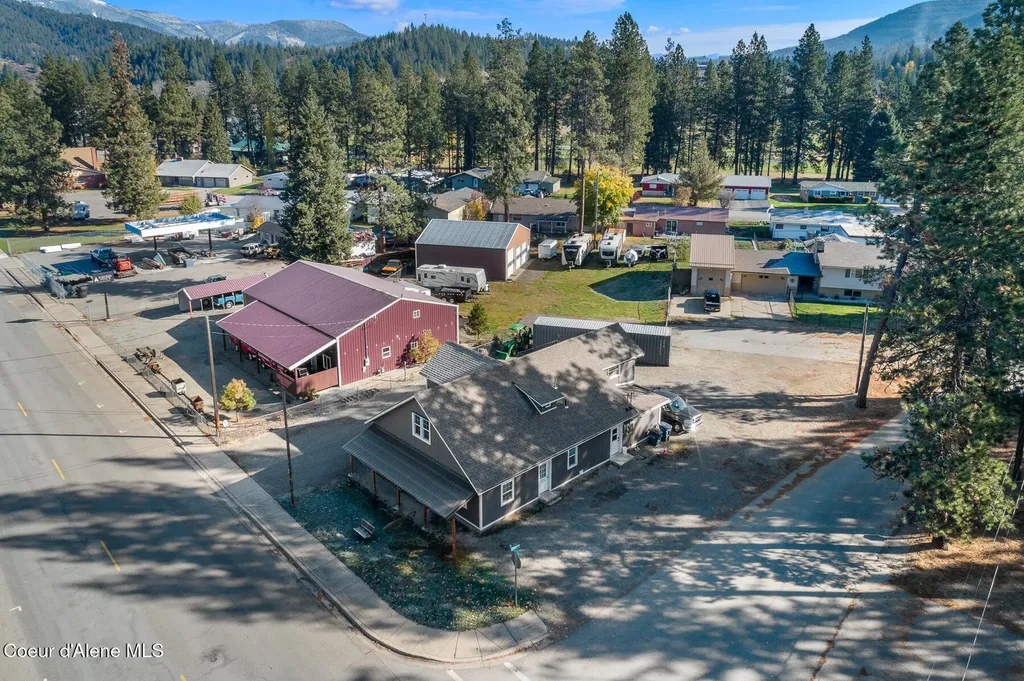 207 S Division Street Pinehurst ID 83850