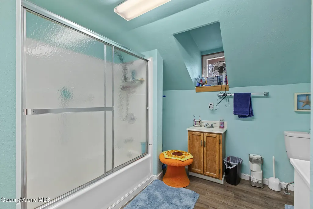 207 S Division Street Pinehurst ID 83850