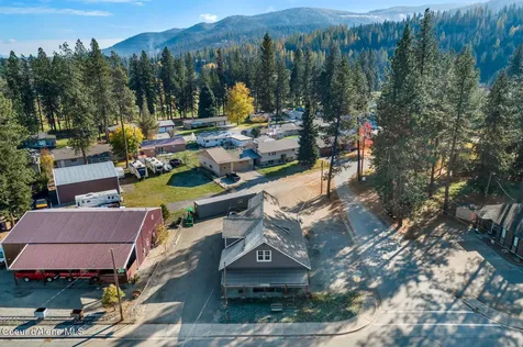 207 S Division Street Pinehurst ID 83850