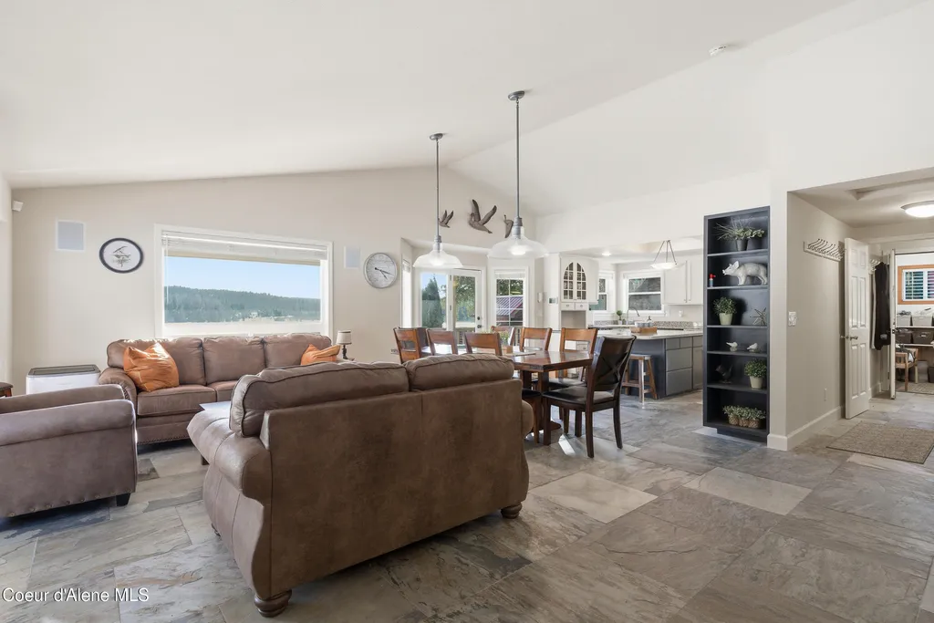 758 Meadowood Road Sandpoint ID 83864