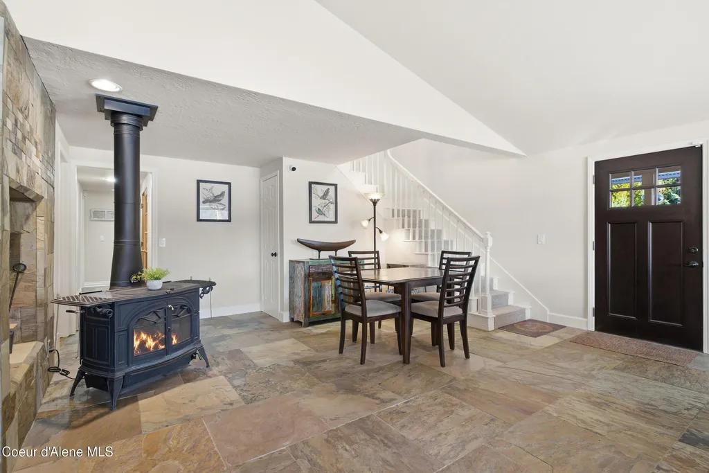 758 Meadowood Road Sandpoint ID 83864