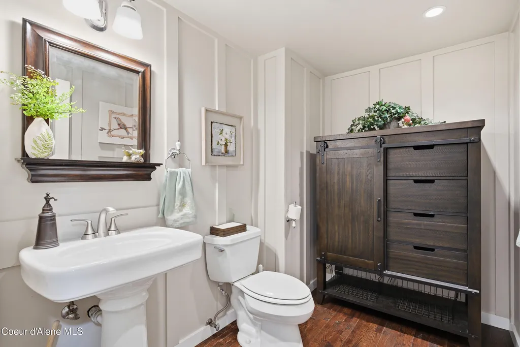 758 Meadowood Road Sandpoint ID 83864