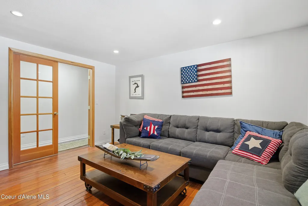 758 Meadowood Road Sandpoint ID 83864