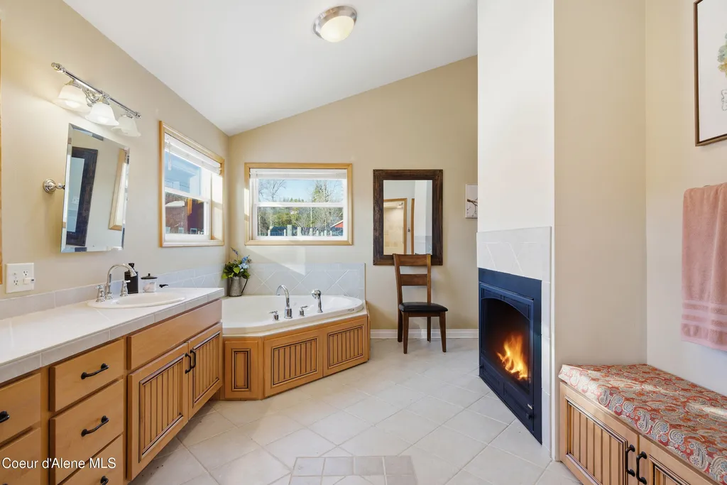 758 Meadowood Road Sandpoint ID 83864