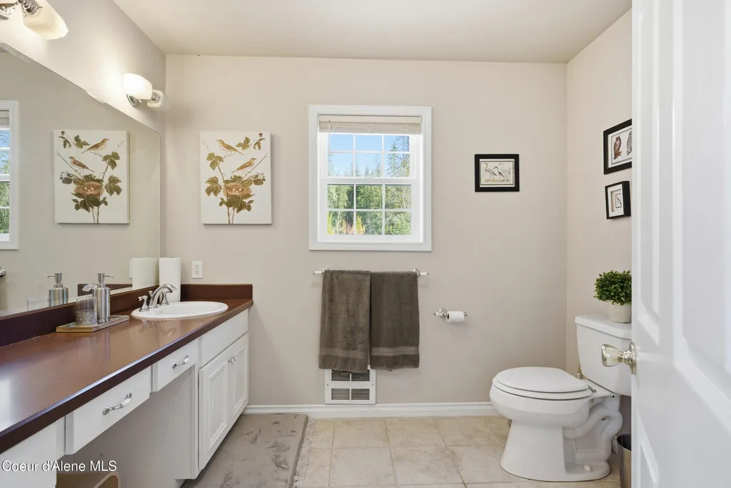 758 Meadowood Road Sandpoint ID 83864