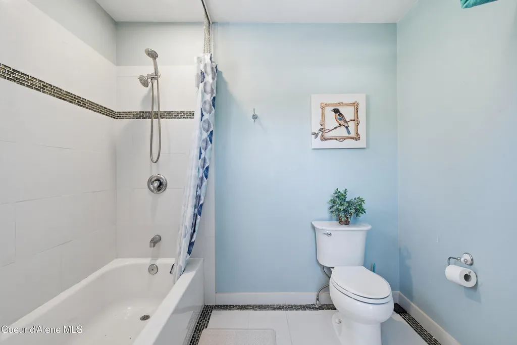 758 Meadowood Road Sandpoint ID 83864