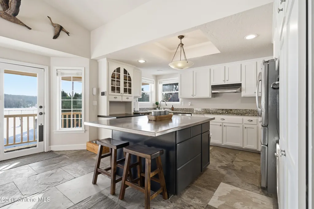 758 Meadowood Road Sandpoint ID 83864