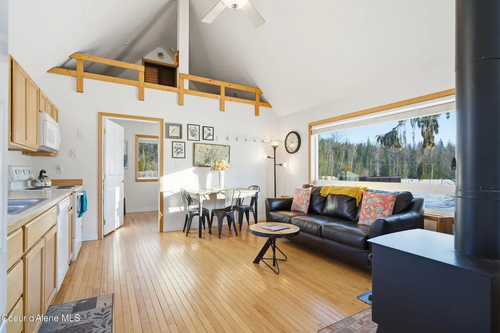 758 Meadowood Road Sandpoint ID 83864