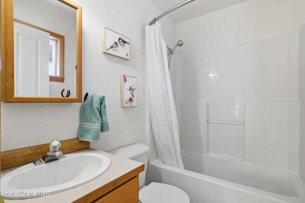 758 Meadowood Road Sandpoint ID 83864