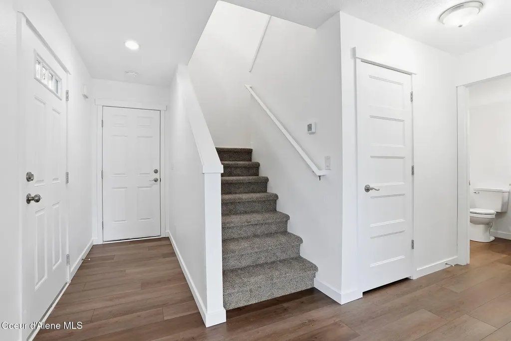 1428 N Michigan Lane Greenacres WA 99016
