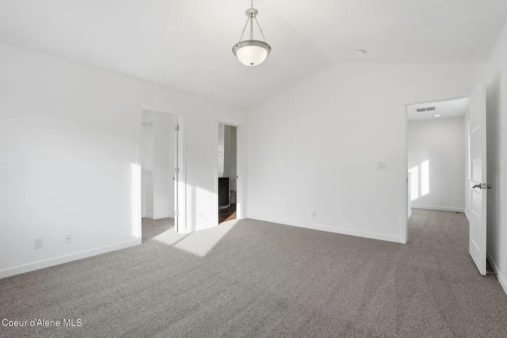 1428 N Michigan Lane Greenacres WA 99016