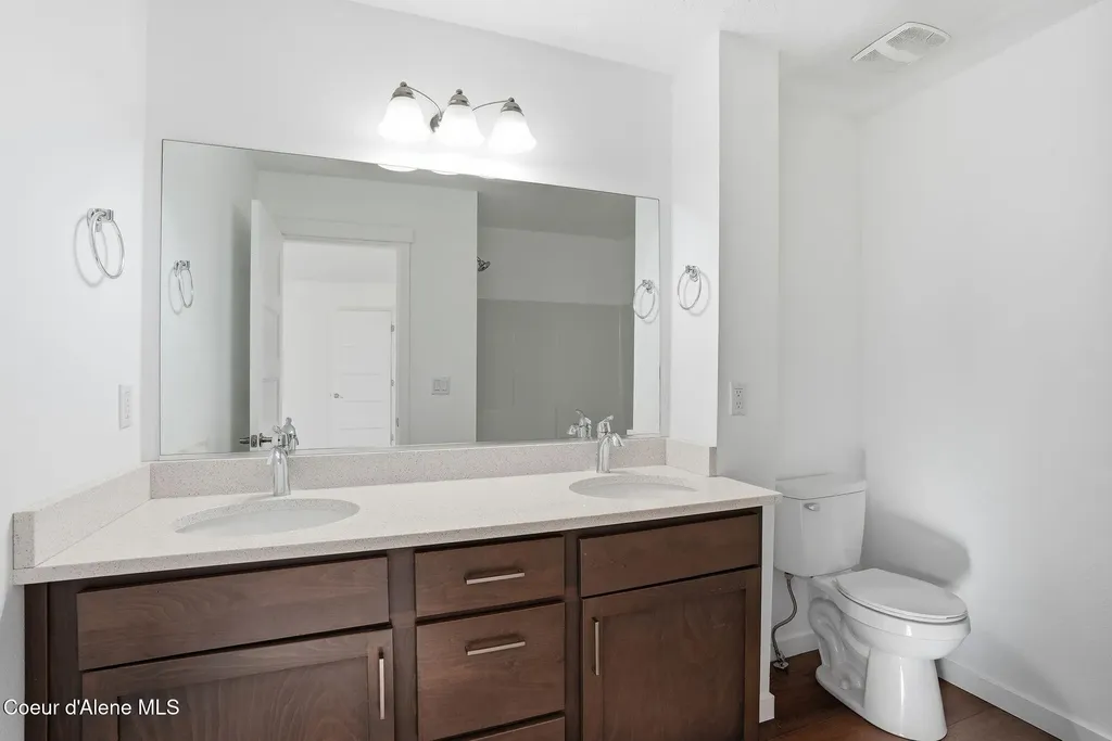 1428 N Michigan Lane Greenacres WA 99016