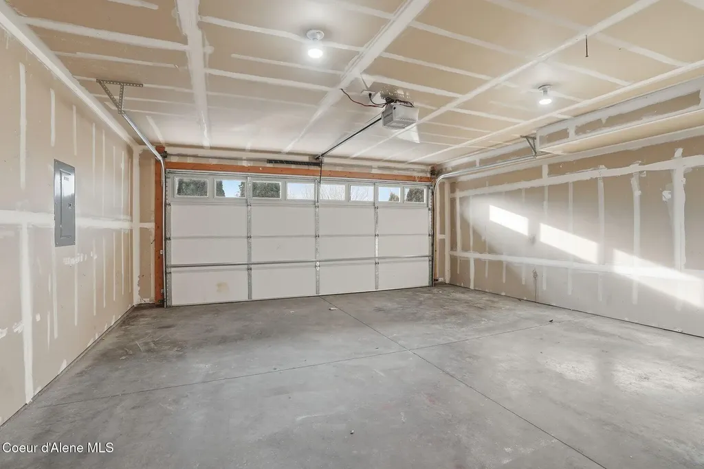 1428 N Michigan Lane Greenacres WA 99016
