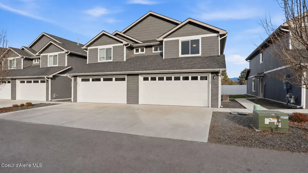 1428 N Michigan Lane Greenacres WA 99016