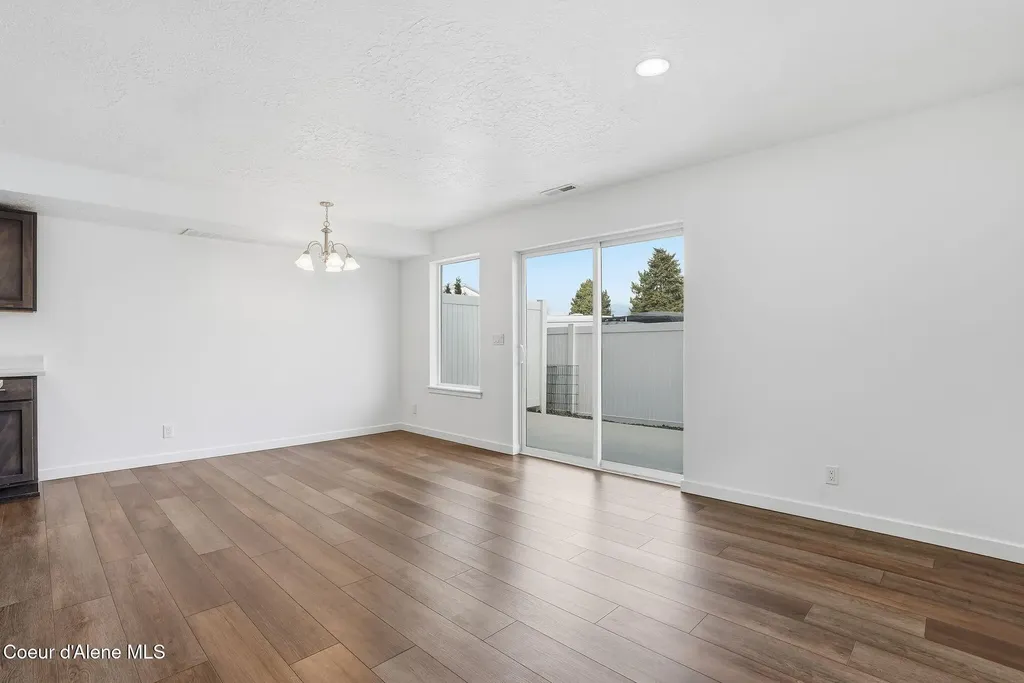 1428 N Michigan Lane Greenacres WA 99016