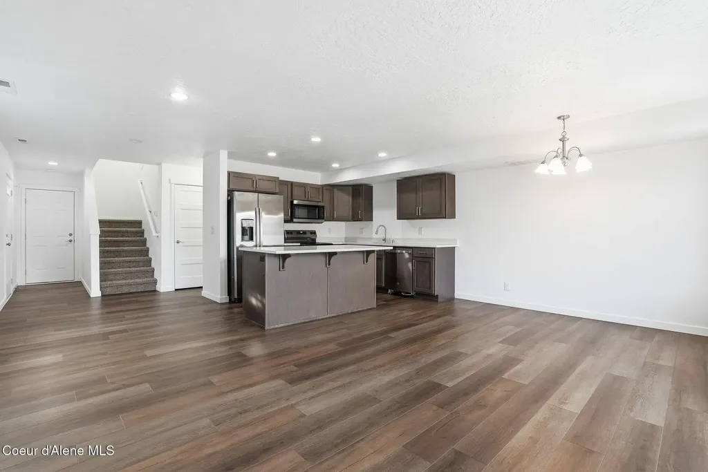 1428 N Michigan Lane Greenacres WA 99016
