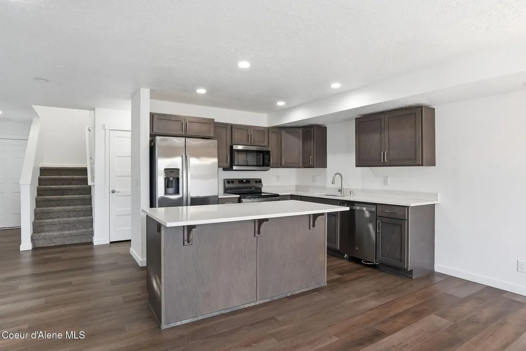 1428 N Michigan Lane Greenacres WA 99016