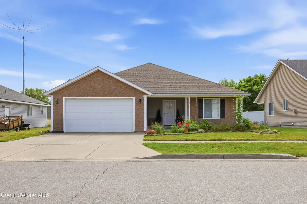 9571 N Macie Loop Hayden ID 83835