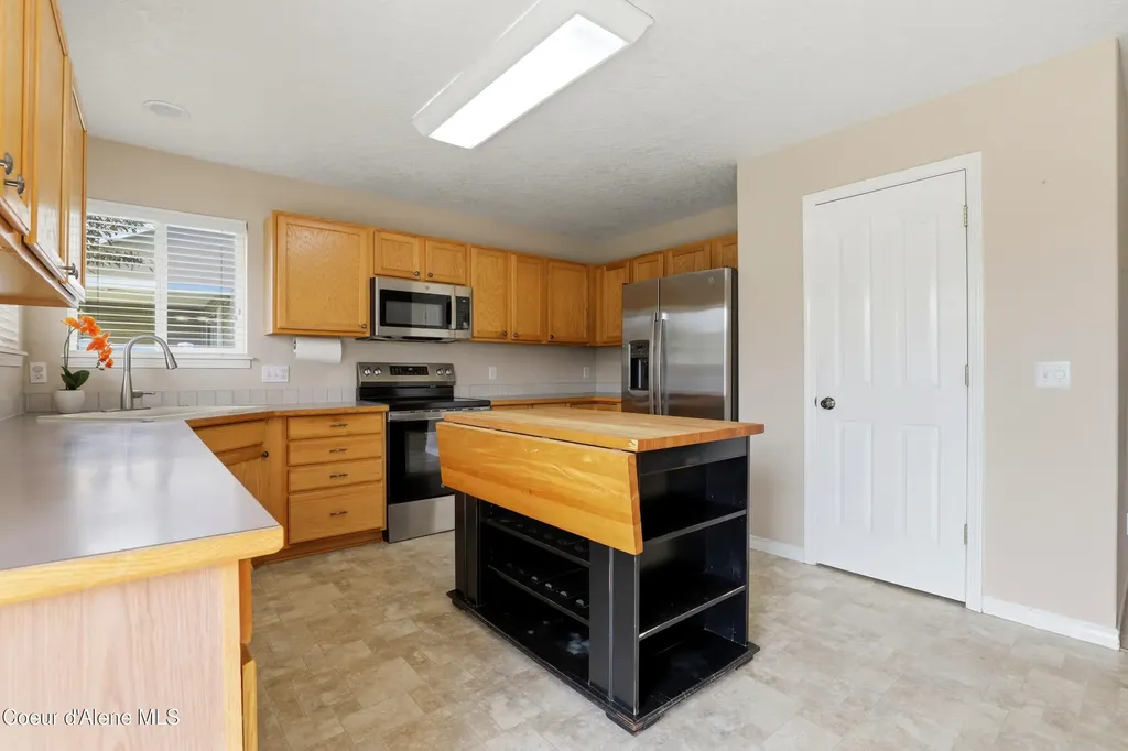 9571 N Macie Loop Hayden ID 83835