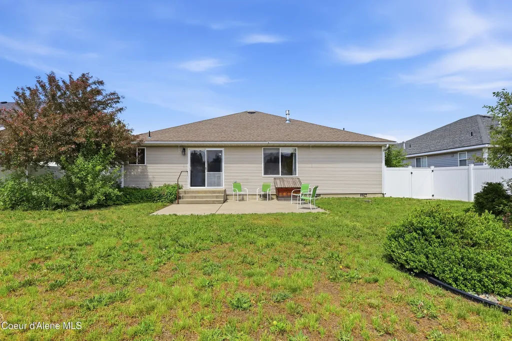 9571 N Macie Loop Hayden ID 83835