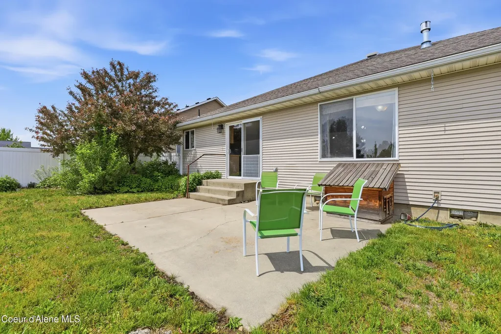 9571 N Macie Loop Hayden ID 83835