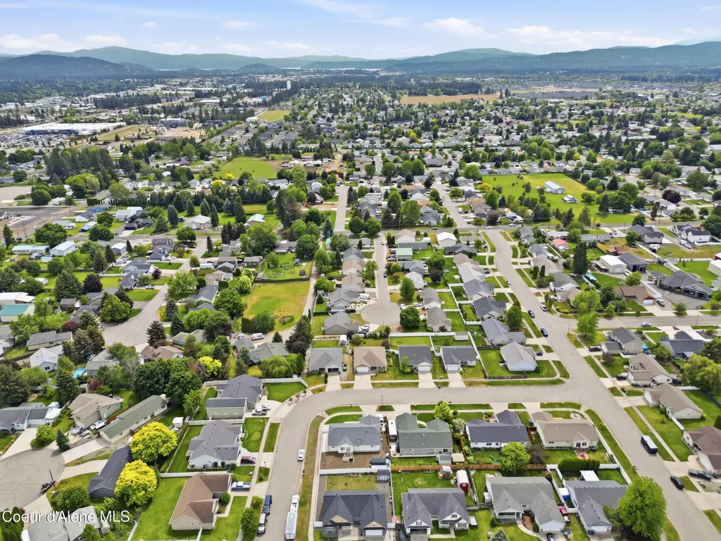 9571 N Macie Loop Hayden ID 83835