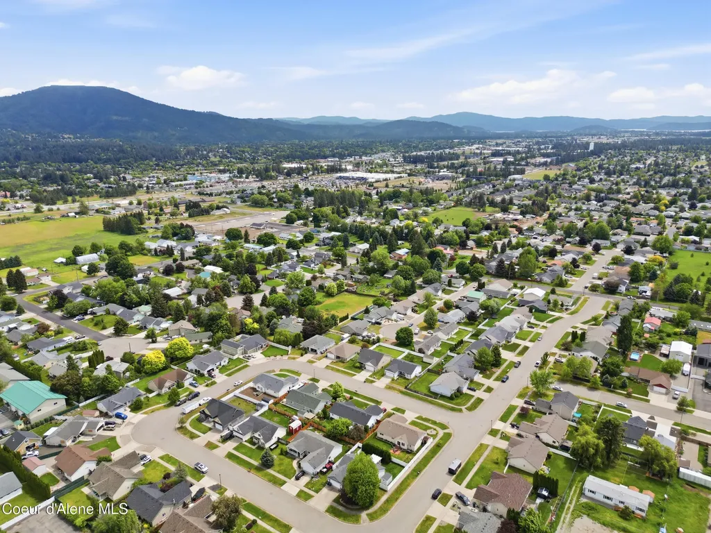 9571 N Macie Loop Hayden ID 83835
